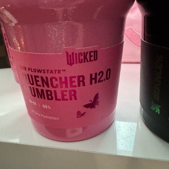 Wicked👄Stanley 40oz. NWT. Flawless comes with box. Sold out! - Picture 5 of 6